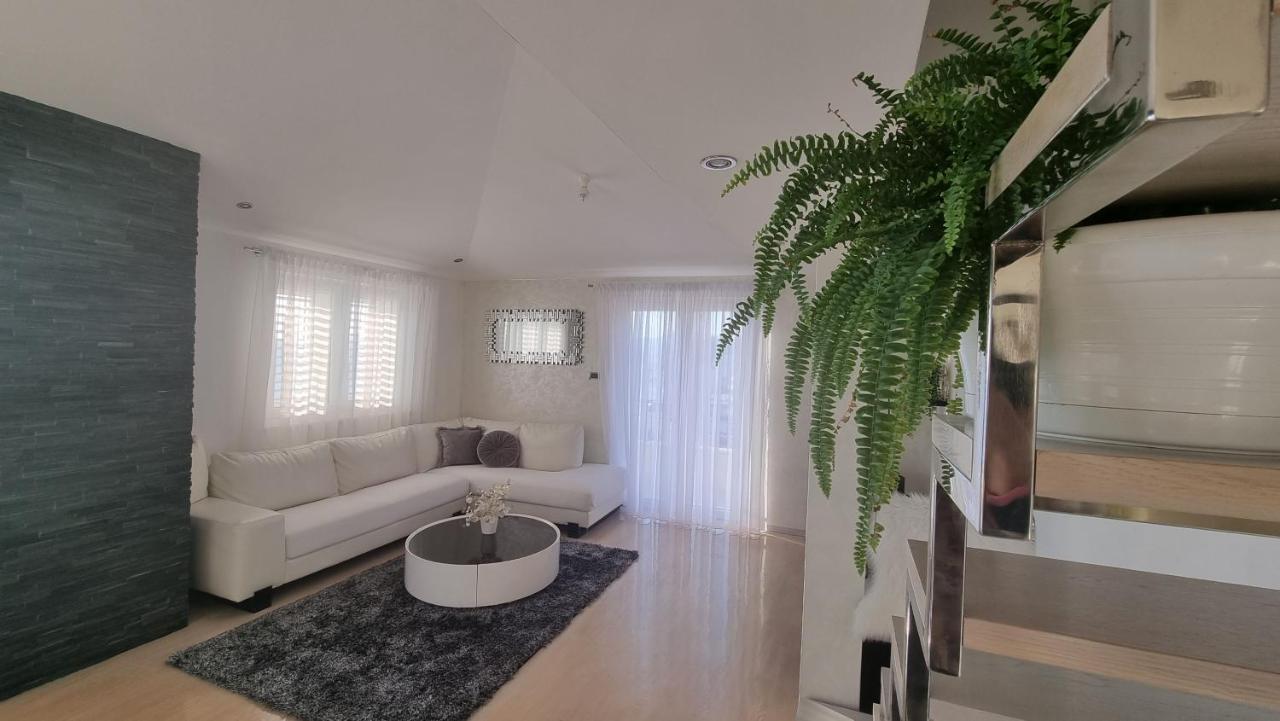 Dream Apartment Podstrana Bagian luar foto